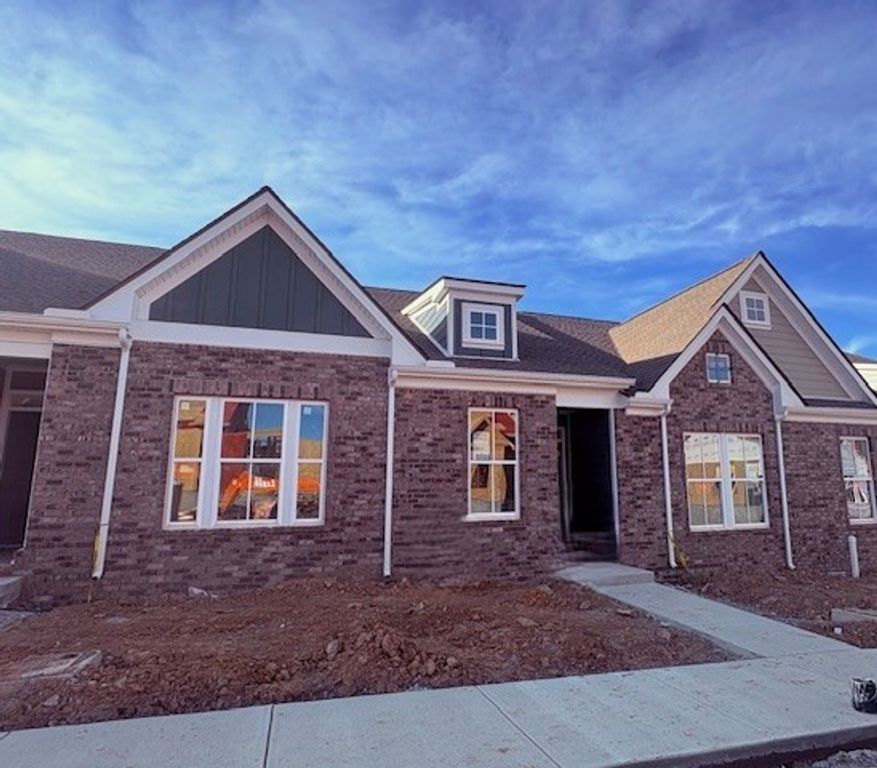 405 W Stonehaus Crossing, Antioch, TN 37013