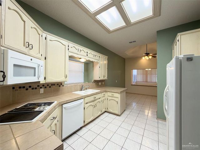 249 Diana Drive, Alamo, TX 78516