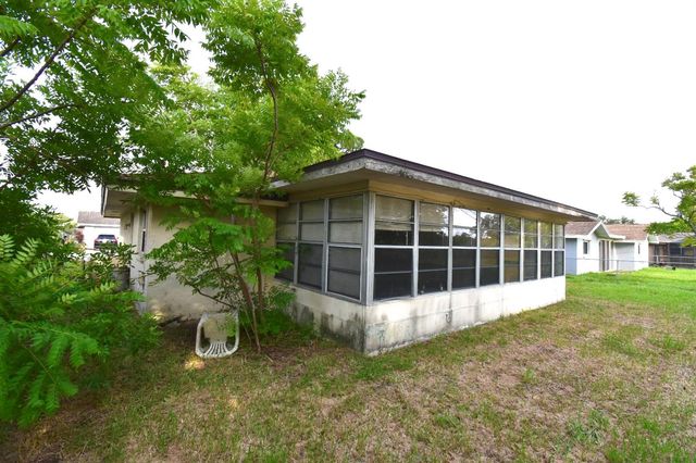704 LEMONWOOD DRIVE, Oldsmar, FL 34677