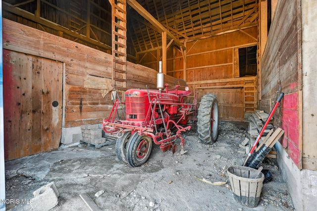 14917 County Road 6, Metamora, OH 43540