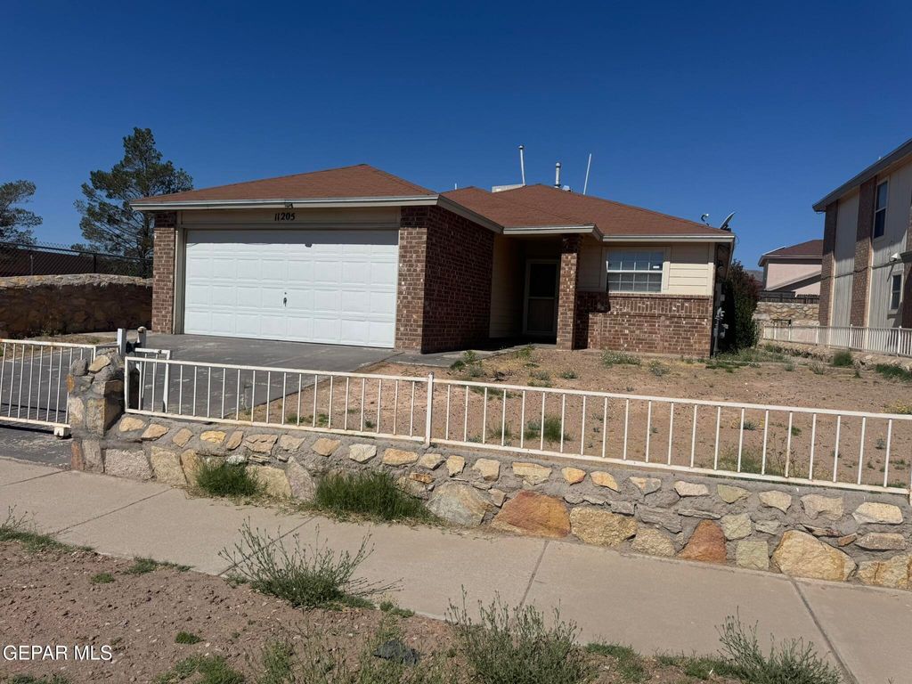 11205 WHITEY FORD Street, El Paso, TX 79934