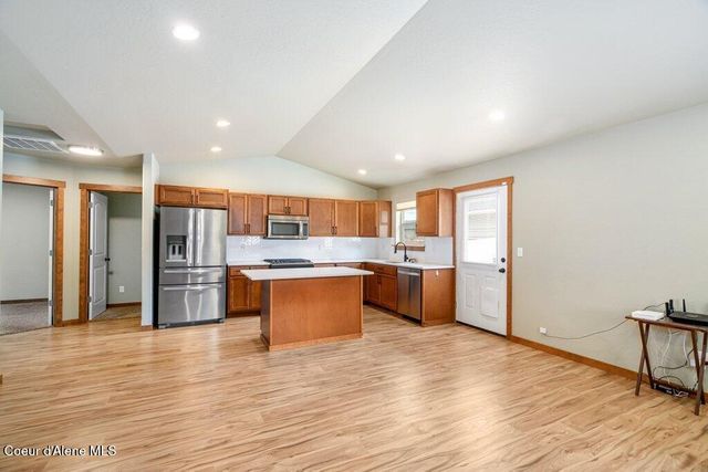 5753 W NEW HAMPSHIRE ST, Spirit Lake, ID 83869