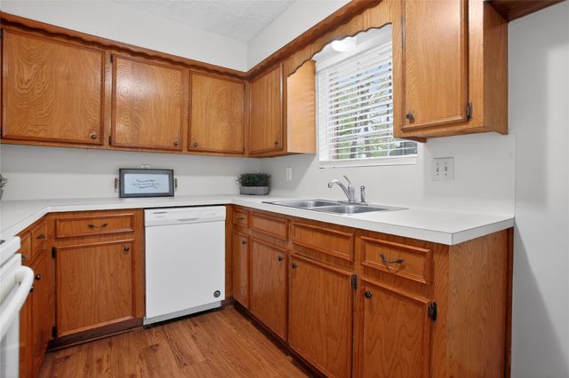 601 Chateau Woods Parkway Drive, Conroe, TX 77385