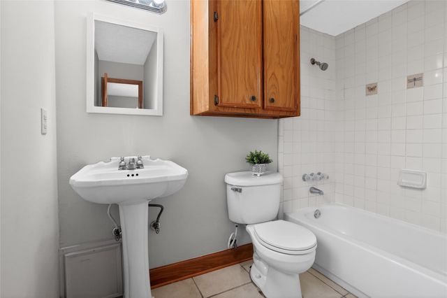 601 Chateau Woods Parkway Drive, Conroe, TX 77385