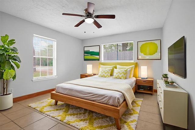 601 Chateau Woods Parkway Drive, Conroe, TX 77385