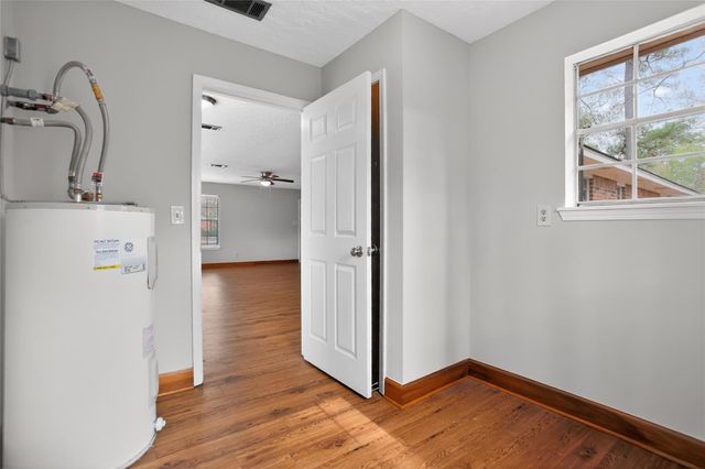 601 Chateau Woods Parkway Drive, Conroe, TX 77385