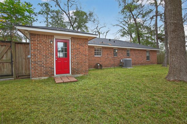 601 Chateau Woods Parkway Drive, Conroe, TX 77385