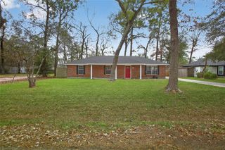 601 Chateau Woods Parkway Drive, Conroe, TX 77385