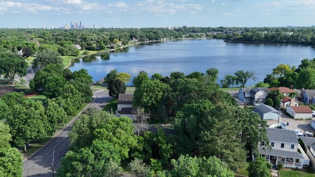 3707 42nd Avenue N, Robbinsdale, MN 55422