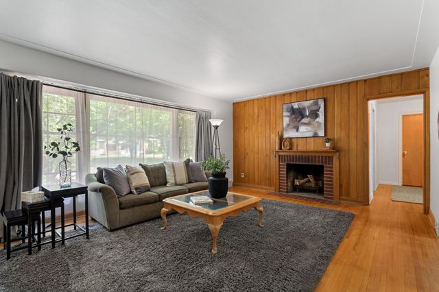 3707 42nd Avenue N, Robbinsdale, MN 55422