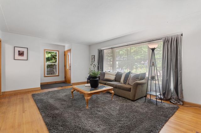 3707 42nd Avenue N, Robbinsdale, MN 55422