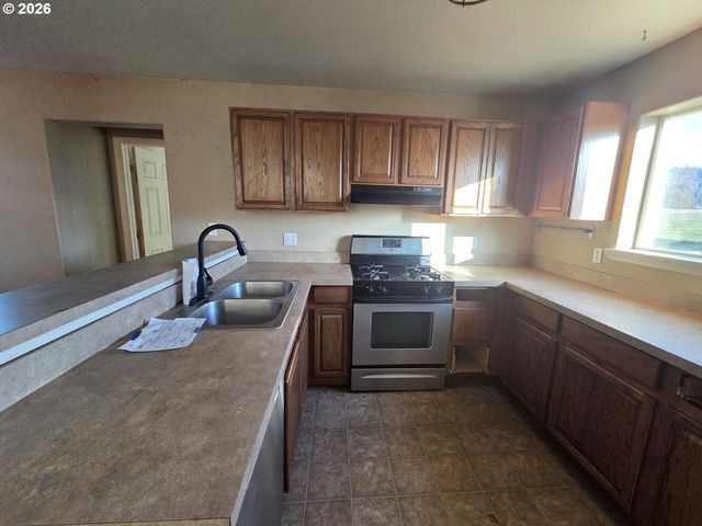 151 Ne PLUM RIDGE Dr, Winston, OR 97496