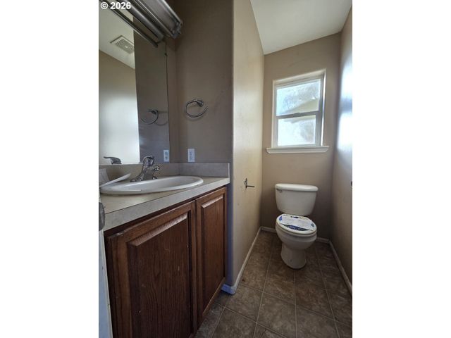 151 Ne PLUM RIDGE Dr, Winston, OR 97496