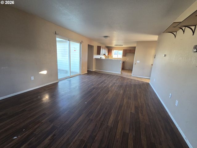 151 Ne PLUM RIDGE Dr, Winston, OR 97496