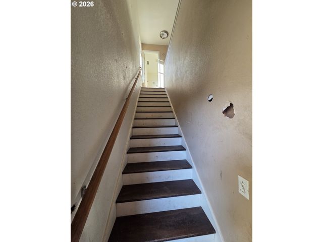 151 Ne PLUM RIDGE Dr, Winston, OR 97496