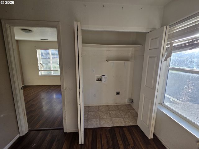 151 Ne PLUM RIDGE Dr, Winston, OR 97496