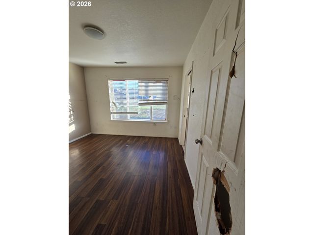 151 Ne PLUM RIDGE Dr, Winston, OR 97496