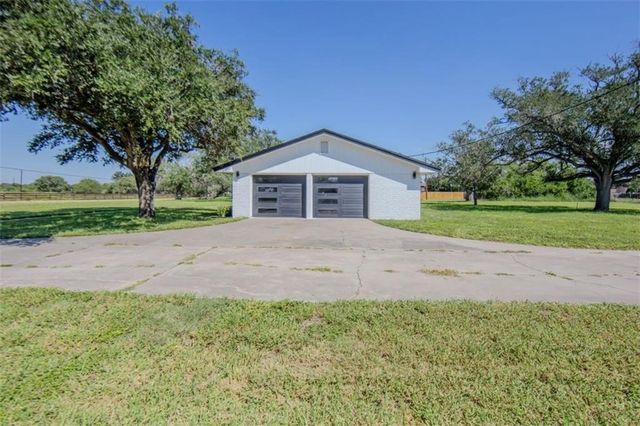 615 E Trant, Kingsville, TX 78363