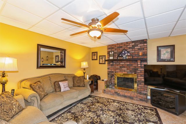 10 Liso Drive, Mount Sinai, NY 11766