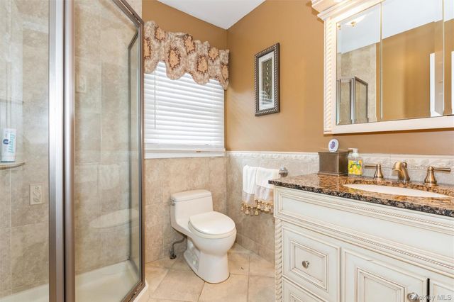 10 Liso Drive, Mount Sinai, NY 11766