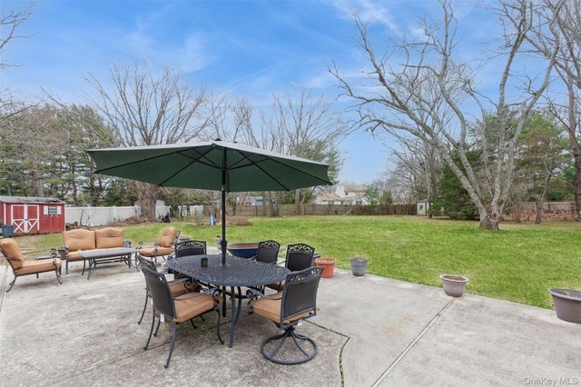 10 Liso Drive, Mount Sinai, NY 11766