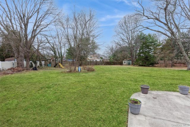 10 Liso Drive, Mount Sinai, NY 11766