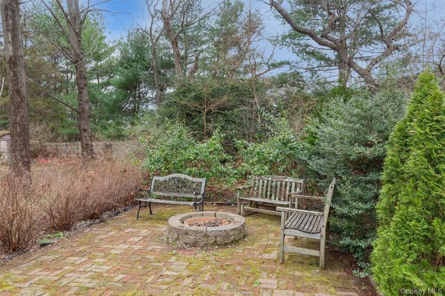 10 Liso Drive, Mount Sinai, NY 11766