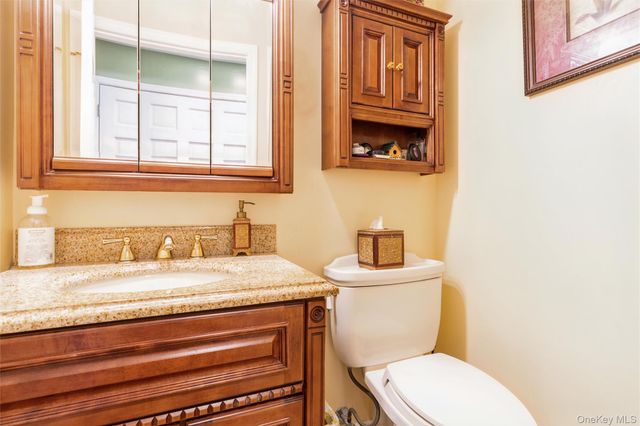 10 Liso Drive, Mount Sinai, NY 11766