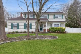 10 Liso Drive, Mount Sinai, NY 11766