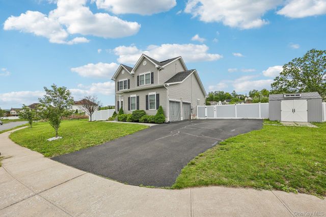 3105 Betsy Ross Ridge, New Windsor, NY 12553