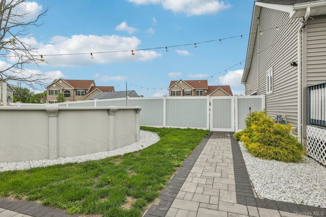 3105 Betsy Ross Ridge, New Windsor, NY 12553