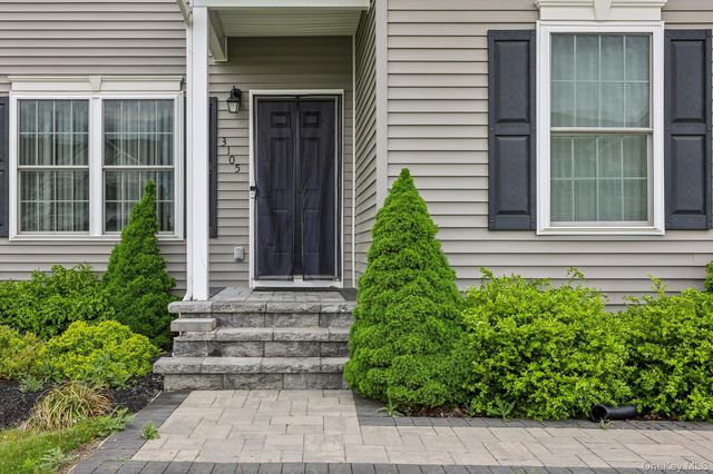 3105 Betsy Ross Ridge, New Windsor, NY 12553