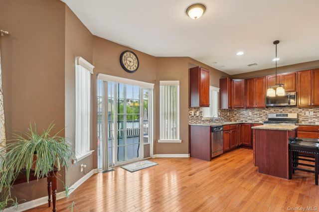 3105 Betsy Ross Ridge, New Windsor, NY 12553