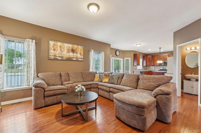 3105 Betsy Ross Ridge, New Windsor, NY 12553