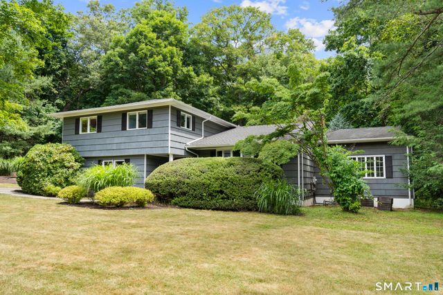 8 Huckleberry Drive South, Norwalk, CT 06850