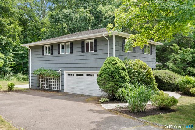 8 Huckleberry Drive South, Norwalk, CT 06850