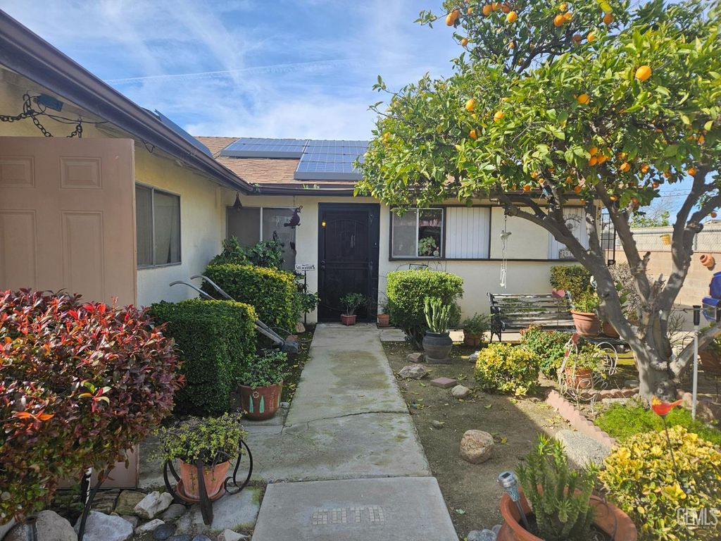 2516 S Tangerine Street, Bakersfield, CA 93306