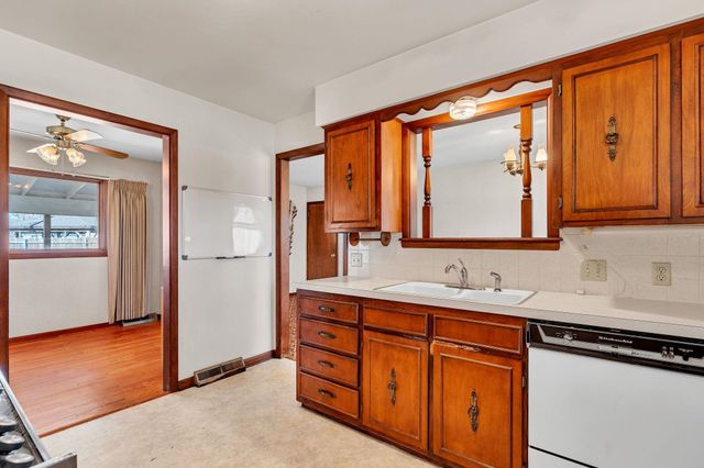 541 N Birch, Valley Center, KS 67147