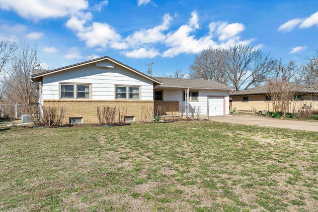 541 N Birch, Valley Center, KS 67147