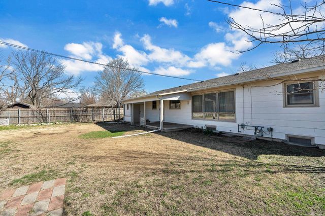 541 N Birch, Valley Center, KS 67147