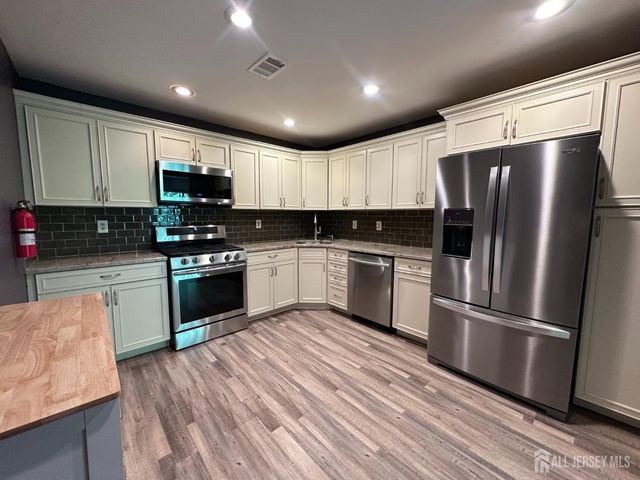 214 Sapphire Lane, Franklin Twsp, NJ 08823