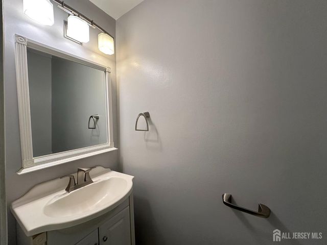 214 Sapphire Lane, Franklin Twsp, NJ 08823