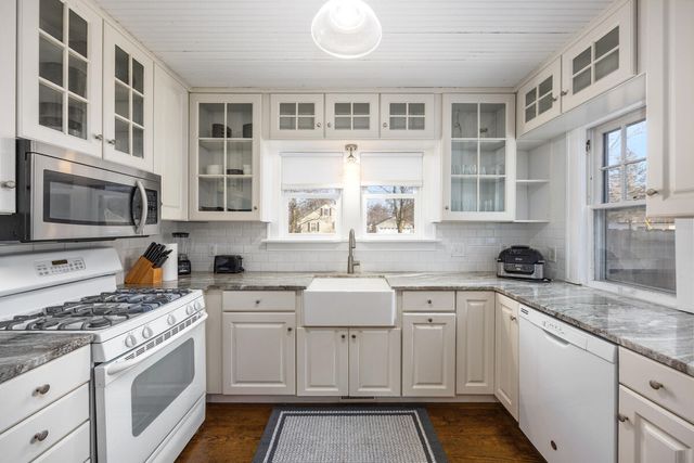 155 Dartmouth Avenue, Holland, MI 49423