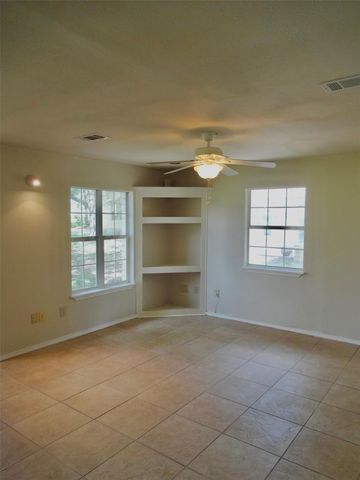 111 Trinity ST, Cedar Creek, TX 78612