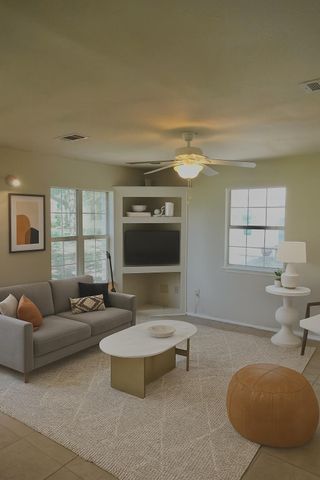111 Trinity ST, Cedar Creek, TX 78612