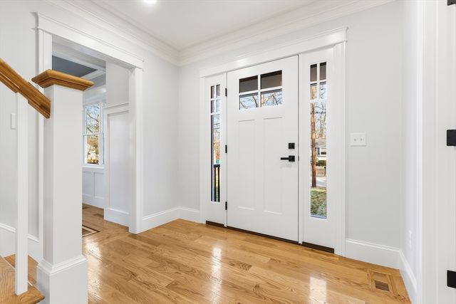 23 County Rd, Burlington, MA 01803