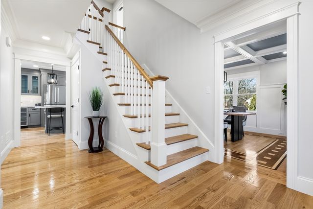 23 County Rd, Burlington, MA 01803