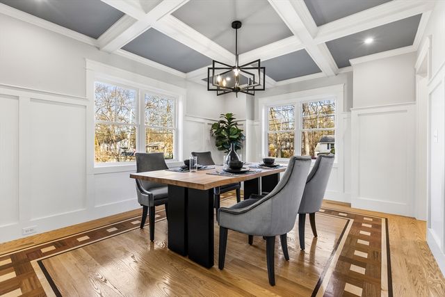 23 County Rd, Burlington, MA 01803