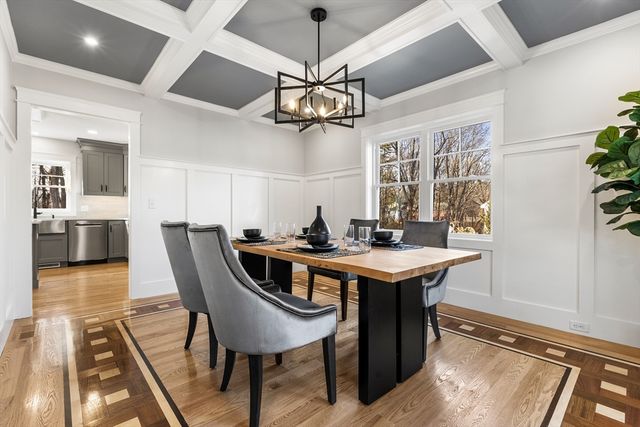 23 County Rd, Burlington, MA 01803