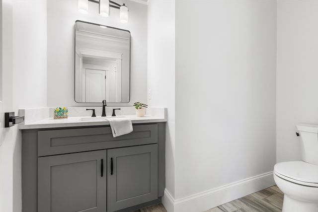 23 County Rd, Burlington, MA 01803